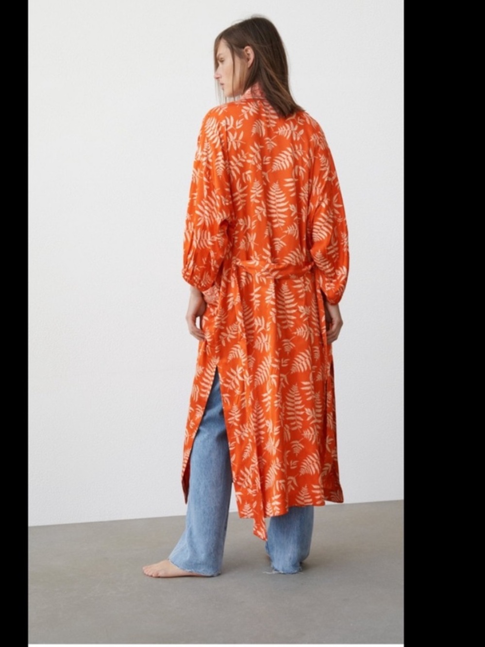 Zara Hanoi orange and white leaf print satin long kimono with waist tie - Picture 5 of 16